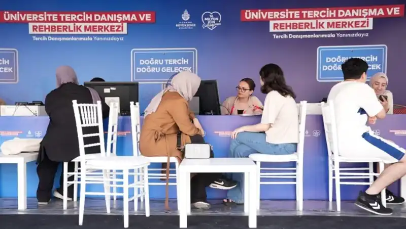 İstanbul'da Üniversite Tercih Sürecine Destek: İBB Danışma Merkezleri Kuruldu