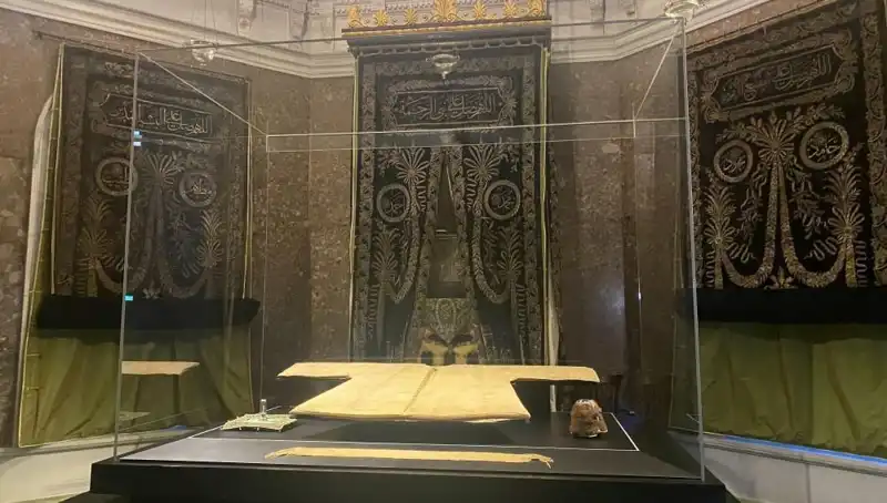 Hırka-i Şerif Ziyarete Açılıyor: Kutsal Eşya İçin Tarihi An!