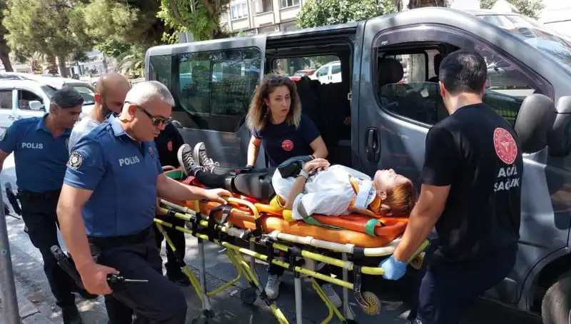 Samsun'da Korkunç Kaza: Minibüs Kamyona Çarptı, 5 Yaralı