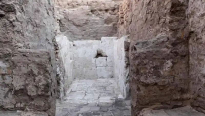 Mısır'da 3 Bin 500 Yıllık Kraliyet Mezarı Keşfedildi: Tarihin Tozlu Sayfaları Açılıyor