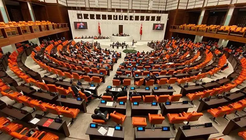 Emekli İkramiyeleri İçin Tarihi Teklif: TBMM'de İlk Adımlar Atıldı