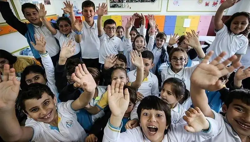 9 Günlük Tatilin Ardından Okullarda Zil Yeniden Çalıyor