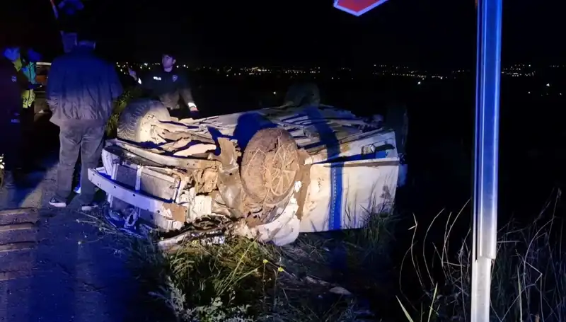 Otomobil Şarampole Devrildi: Feci Kazada Bir Kişi Hayatını Kaybetti, Üçü Yaralı