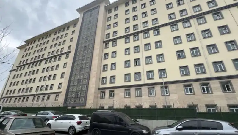 Kız Öğrenci Yurdunda Şok Olay: Takip Eden Kişi Oda Oda Arama Yaptı!