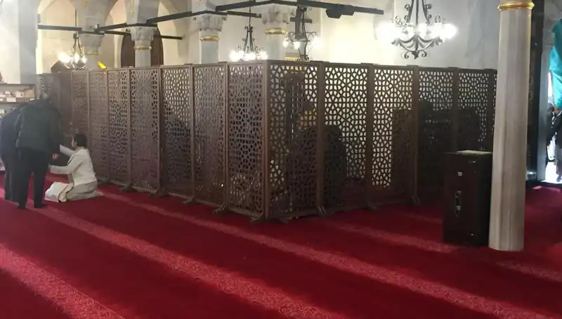 Diyanet İşleri’nden Kadın-Erkek Teravih Namazı İddiasına Açıklık Getirildi