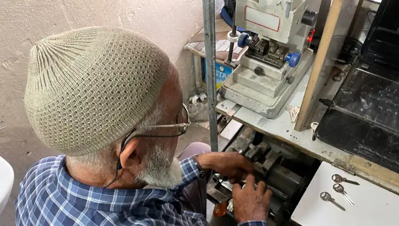 28 Yılda 4 Metrekarelik Dükkanıyla Bir Efsane Yaratan Esnaf
