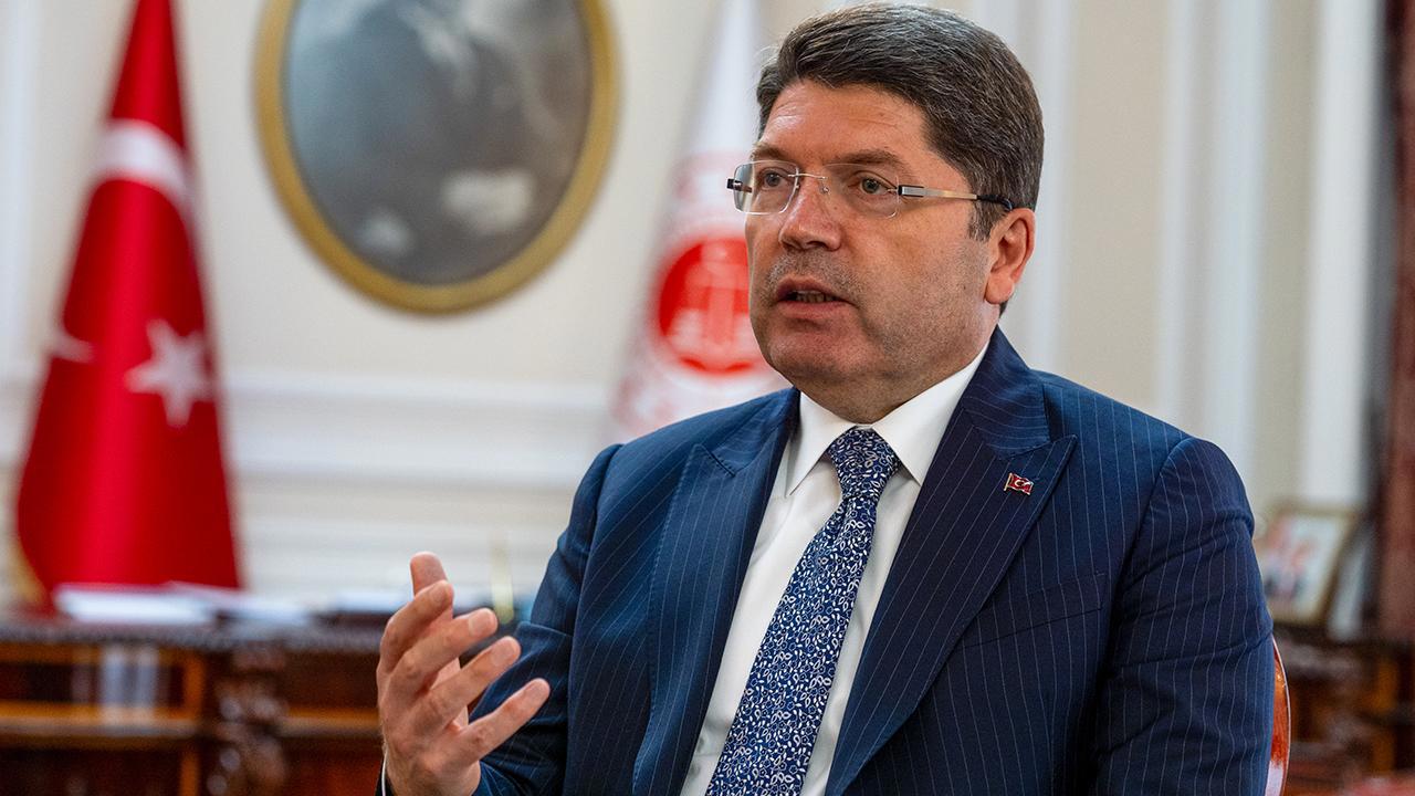 Bakan Tunç'tan Yargı Mensuplarına İtiraf: Tehditkar Açıklamalar Kabul Edilemez