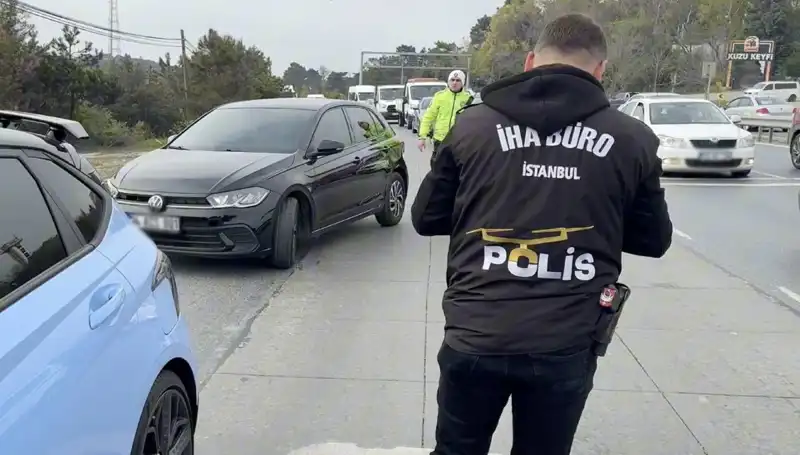 Emniyet Şeridini İhlal Eden Sürücü, Tehlikeli Kaçışla Suçu Yolda Buldum Dedi