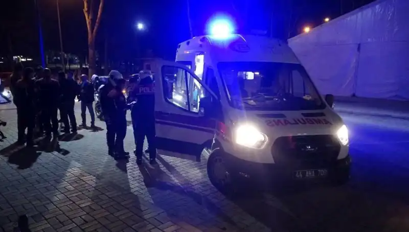 Parkta Silahlı Kavga: İki Grup Arasında Çıkan Çatışma Nefes Kesti