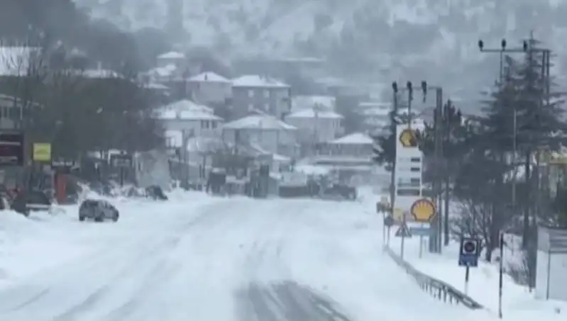 Sertavul Geçidi Kar ve Sisle Kapandı, Ulaşımı Olumsuz Etkiledi!