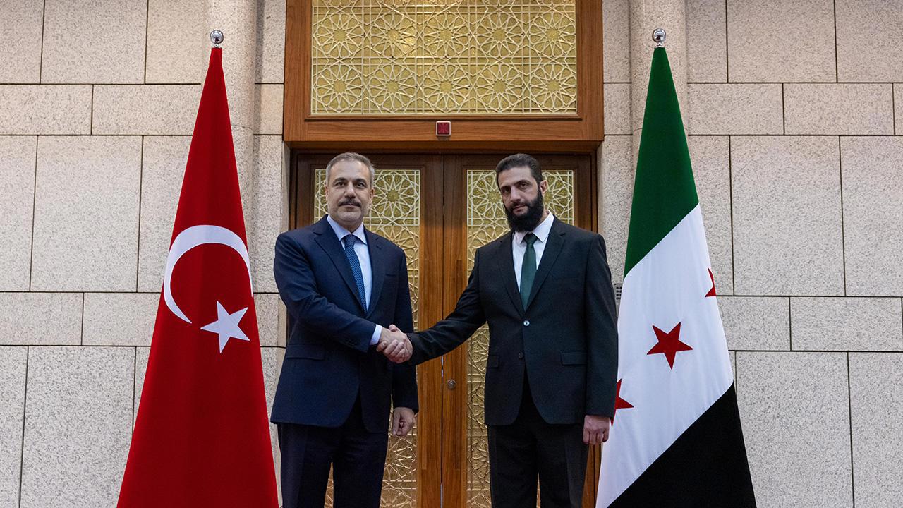 Bakan Fidan, Suriye'nin yeni lideriyle görüştü