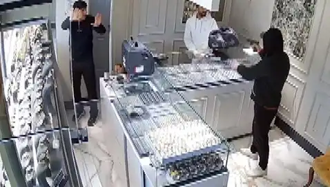 Bursa'da Kuyumcu Soygunu: O Anlar Kameralara Yansıdı
