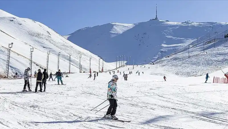 Palandöken’de Kar Kalınlığı Rekoru Kırıldı: Kayakseverler İçin Cennet!