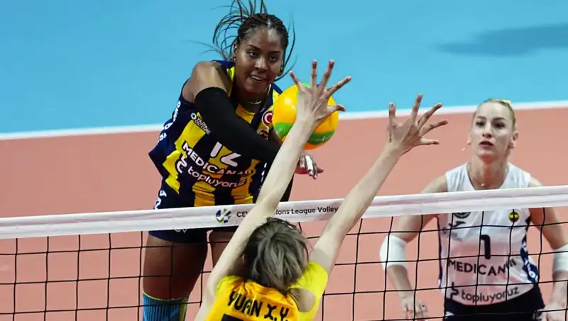 Avrupa'da Türk Derbisi: Fenerbahçe Vakıfbank'ı Klasik Bir Maçla Mağlup Etti