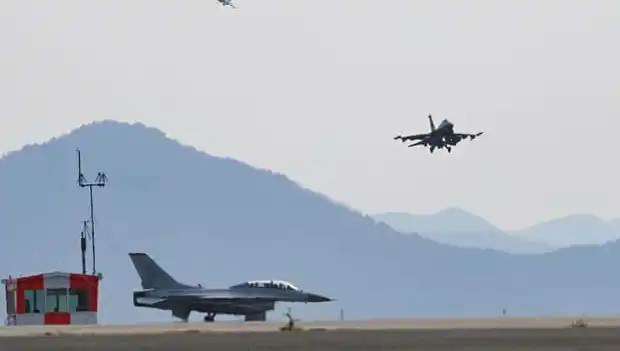 Güney Kore'de Savaş Uçağının Yanlış Bombardımanı: 7 Yaralı