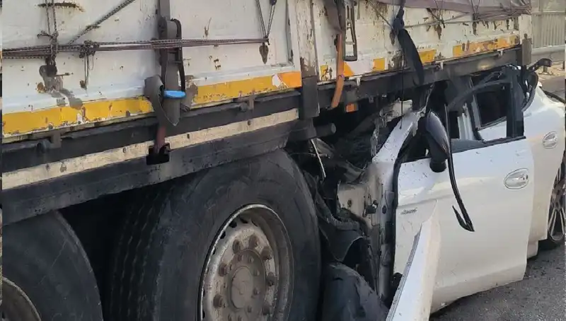 TIR'a Arkadan Saplanan Korkunç Ok Klipleri Herkesi Şaşkına Çevirdi