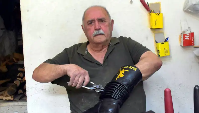 Tire’nin Ustalık Hikayesini Tahtasına Yansıtan Hasan Usta