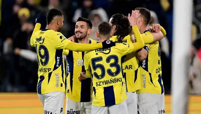 Kadıköy'de Futbol Coşkusu: Şampiyonluk Mücadelesi Tüm Hızıyla Devam Ediyor
