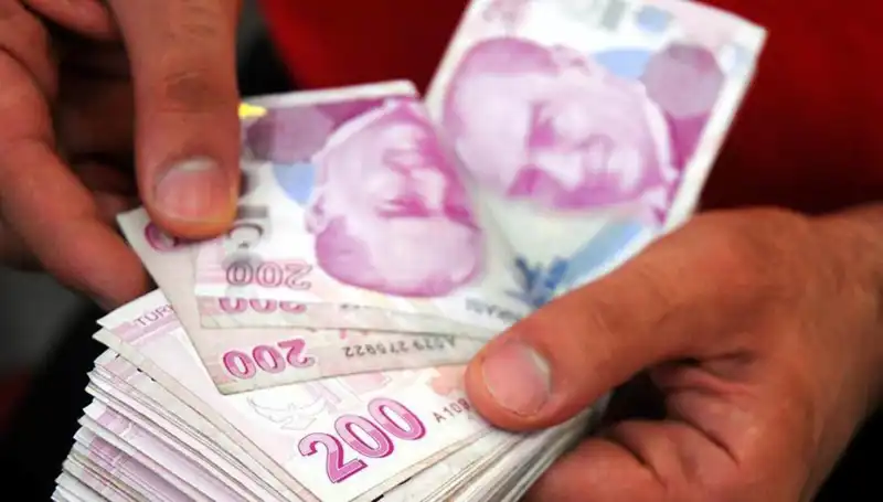Emeklilere 1000 TL Bayram İkramiyesi Müzakereleri Devam Ediyor