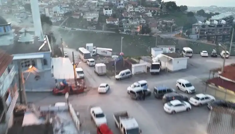 İzmir'de Yapılan 99 Operasyonla 133 Şahıs Gözaltına Alındı
