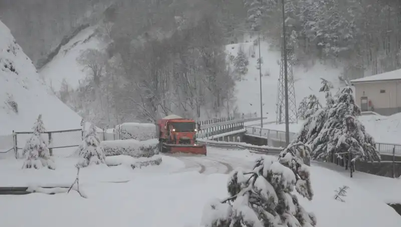Bolu Dağı'nda Kar Yağışı Başladı: Kış Manzaraları Şimdi Daha Güzel