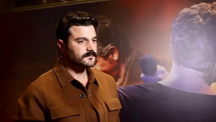 Kalbim Yaralı Dizisi: Murat Göğebakan’ın Hayatıyla Göz Dolduran Oyuncu Kadrosu